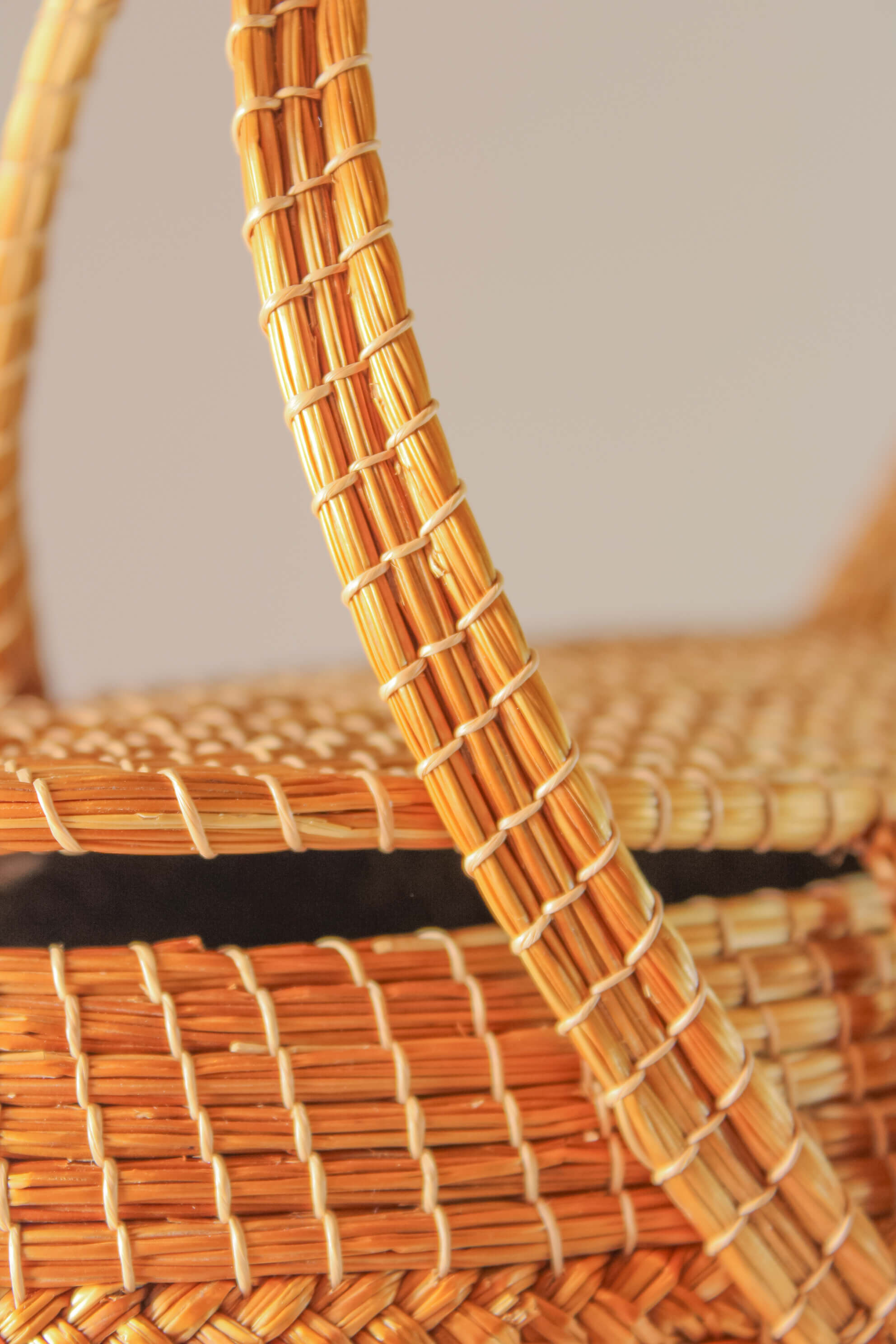 BOLSA PALHA TRANÇADA